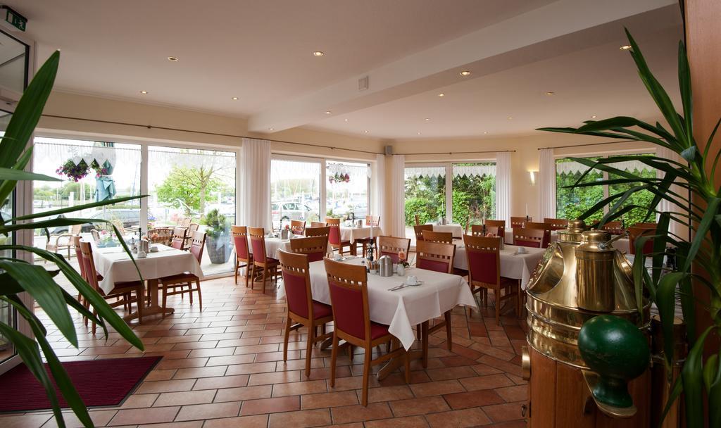 An'T Yachthaven Hotel Harlesiel Bagian luar foto